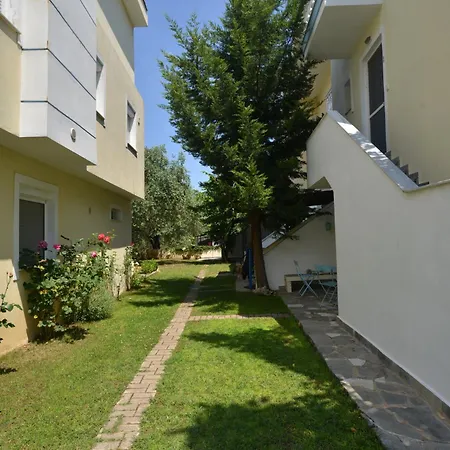 Iris Maisonettes&studios