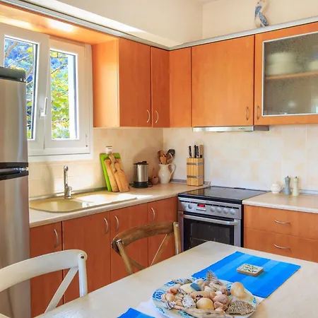 Iris Maisonettes&studios