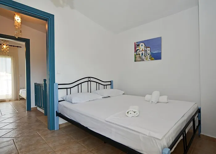 Iris Maisonettes And Apartament *